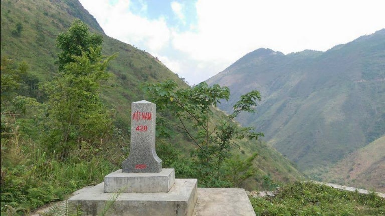 Cột mốc 428 phân chia ranh giới Việt Nam và Trung Quốc