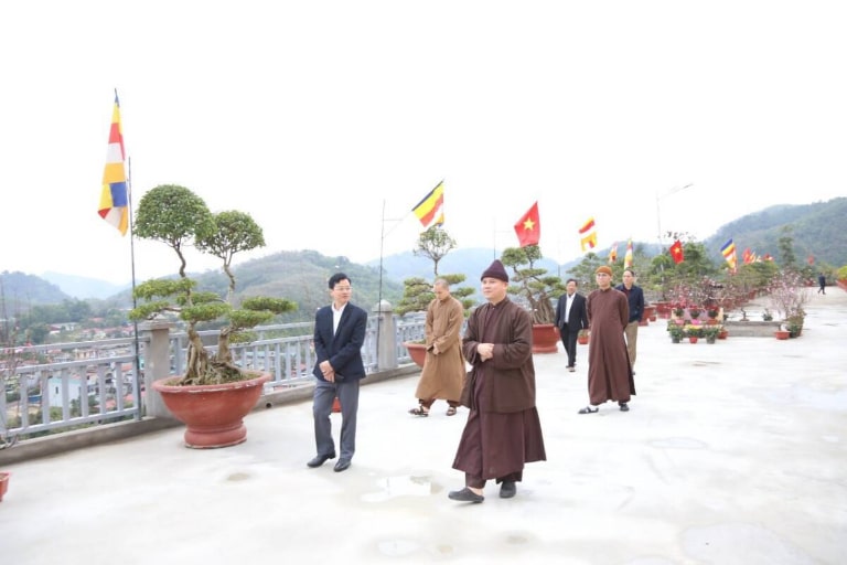 Đoàn lãnh đạo tỉnh Hà Giang đến dâng hương tại chùa Thiên Ân