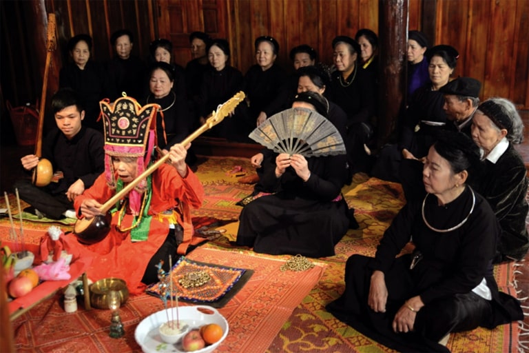 Người dân La Chí Hà Giang luôn tôn sùng và thờ phụng vua Gia Long một cách trang nghiêm nhất