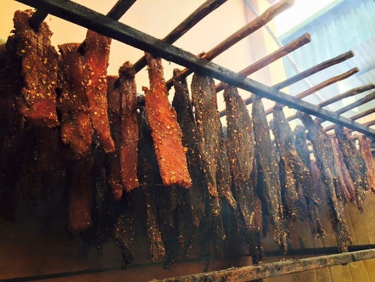 Thịt trâu - món ăn không thể thiếu trong nền văn hóa ẩm thực của người La Chí