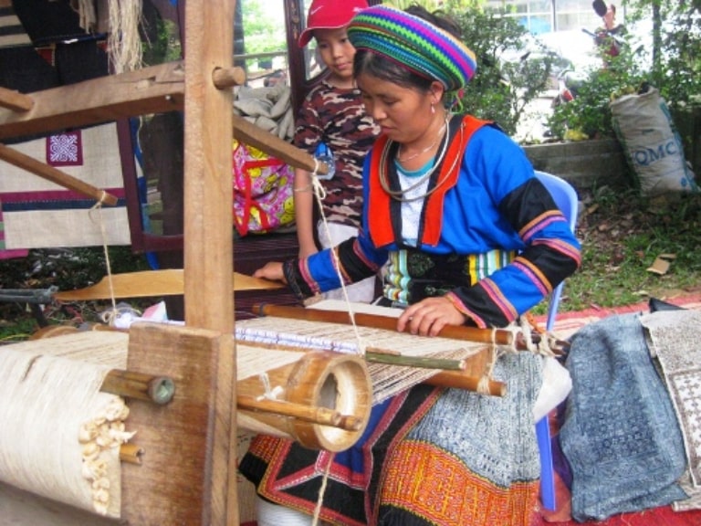 Dệt vải là một nghề thủ công nổi tiếng của Bắc Mê Ha Giang