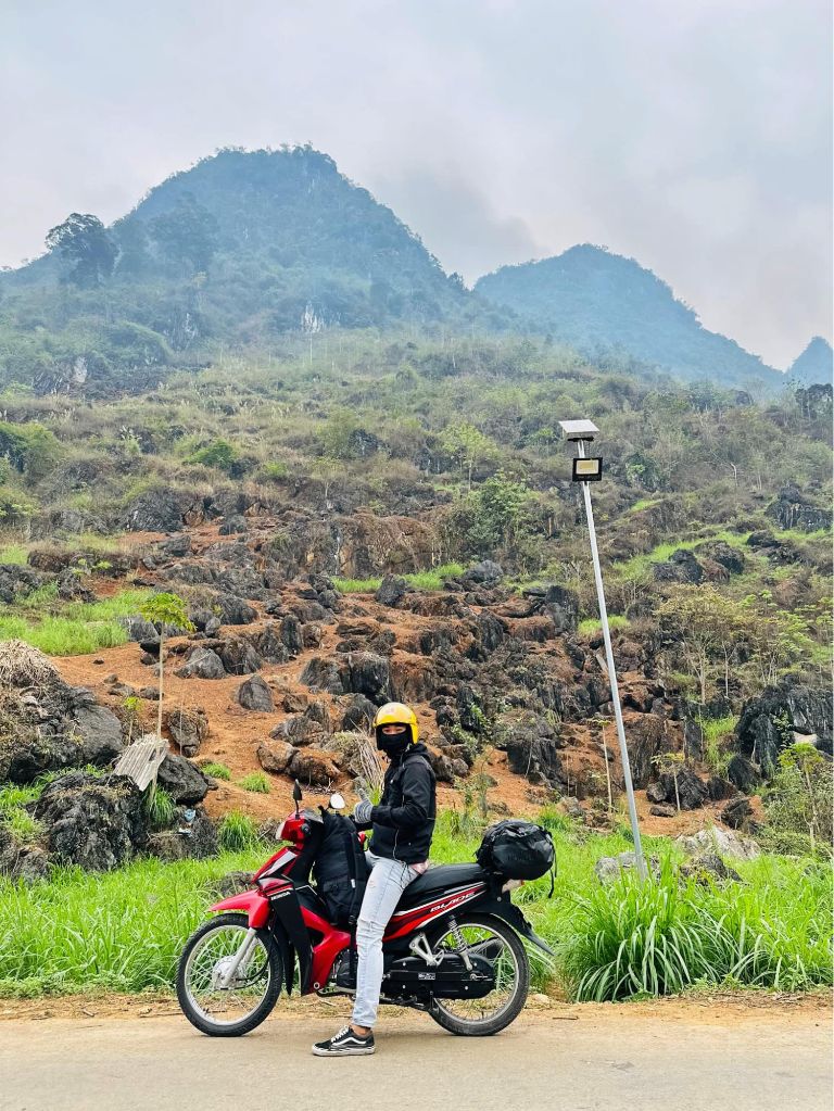 Bạn có thể di chuyển lên cột cờ Lũng Cú bằng xe máy