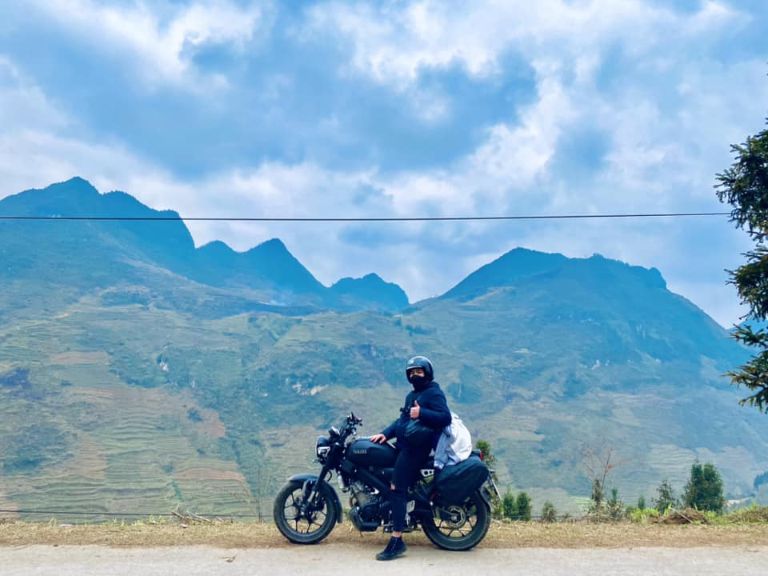 Nên trải nghiệm Hà Giang bằng xe máy để khám phá được những cảnh đẹp 