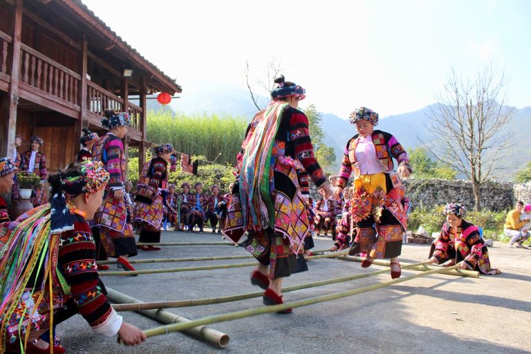 Lễ hội truyền thống ở đây mang đậm bản sắc văn hóa.