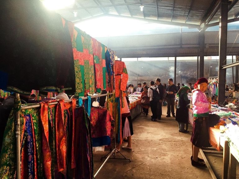 Chợ đêm Mèo Vạc có rất nhiều các sản phẩm do người dân địa phương tự làm.