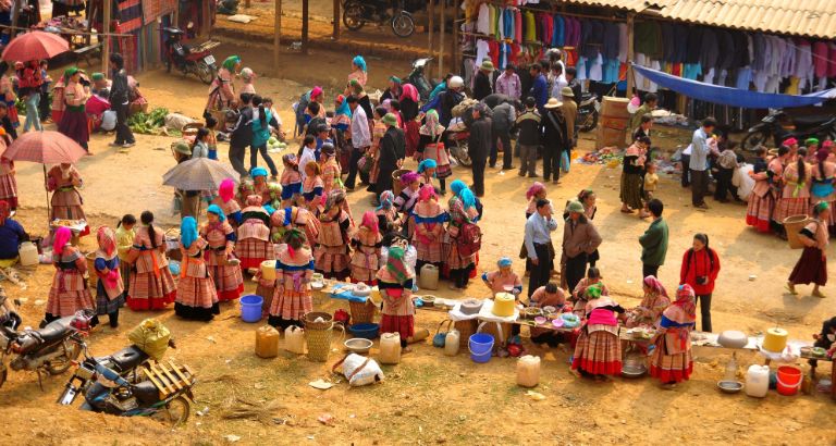 Chợ phiên thể hiện rất rõ nét văn hóa đặc sắc của người dân vùng cao.