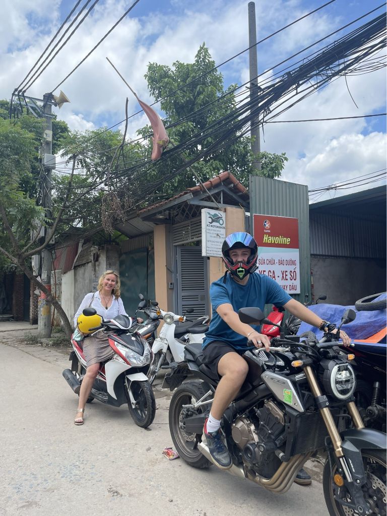 Rất nhiều du khách đến Hà Giang bằng ô tô sau đó thuê xe máy
