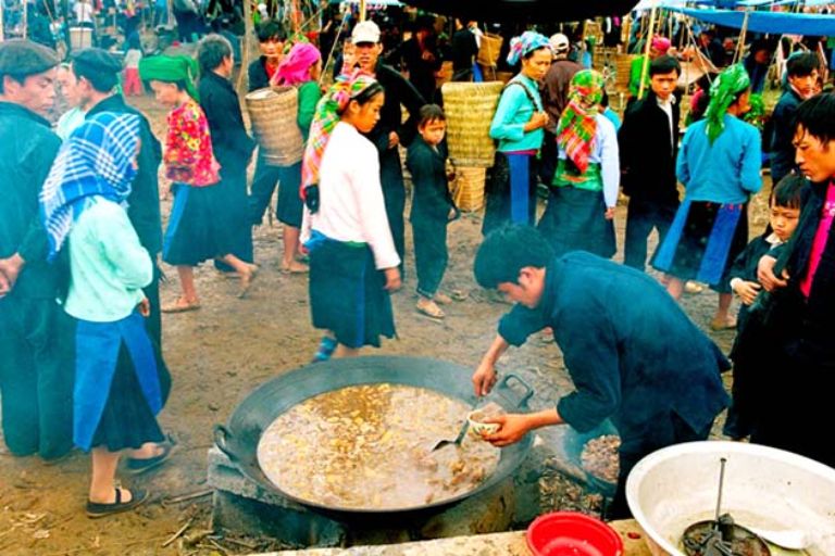 Thưởng thức các món ăn đặc sản nổi tiếng tại Hà Giang.