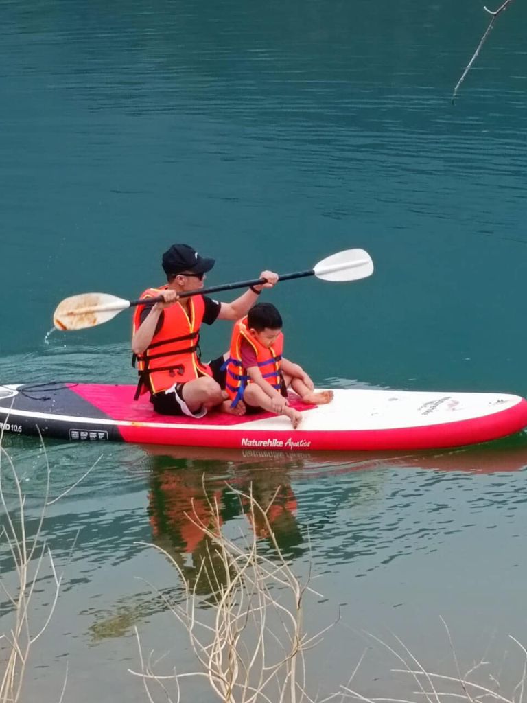 Hẻm Tu Sản là một trong những địa điểm có dịch vụ chèo thuyền kayak 