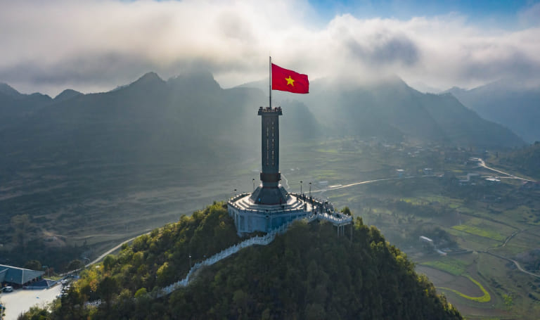 Cột cờ Lũng Cú - điểm cực Bắc Việt Nam