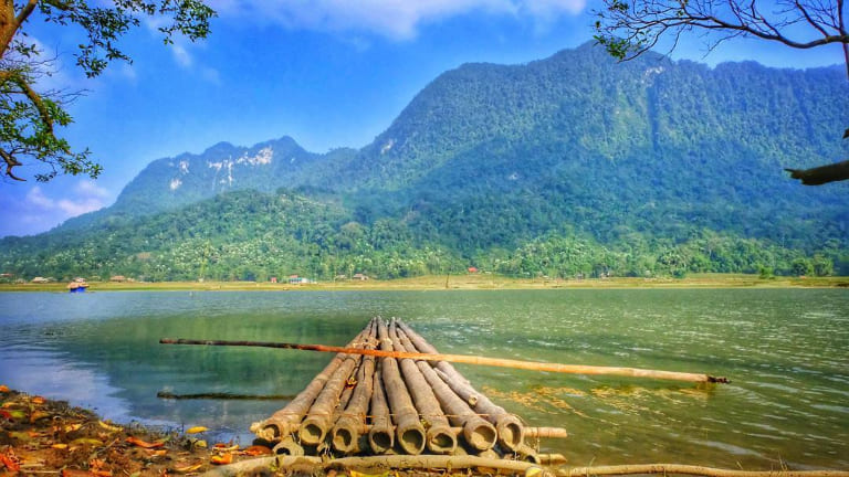 Khung cảnh thơ mộng tại Hồ Noong