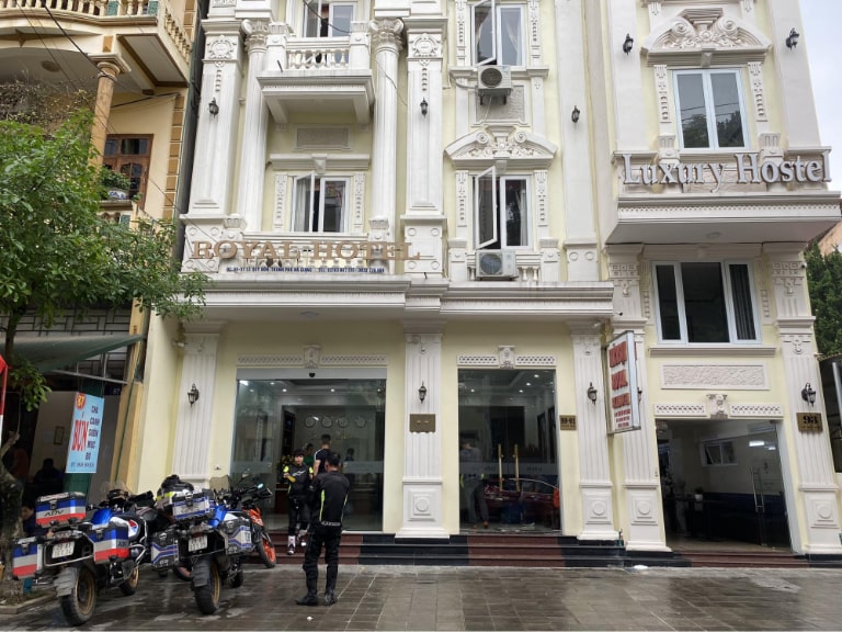  Toàn cảnh bên ngoài của Royal Hotel - Khách sạn 3 sao Hà Giang