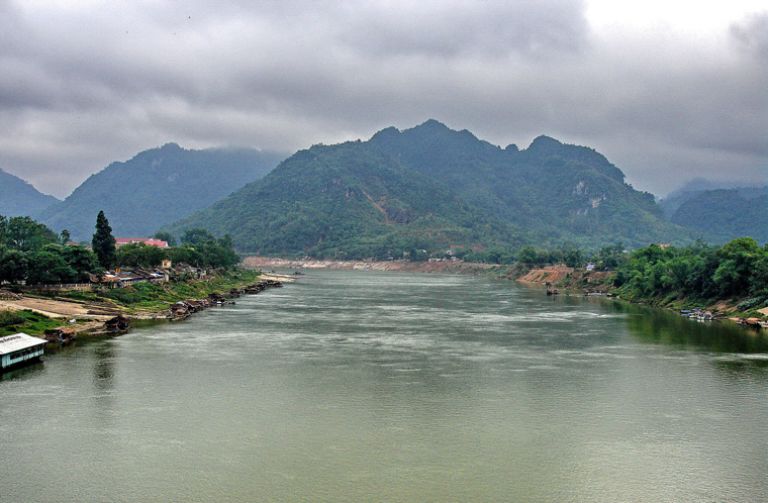 Dòng sông Lô cung cấp nước sinh hoạt chủ yếu 