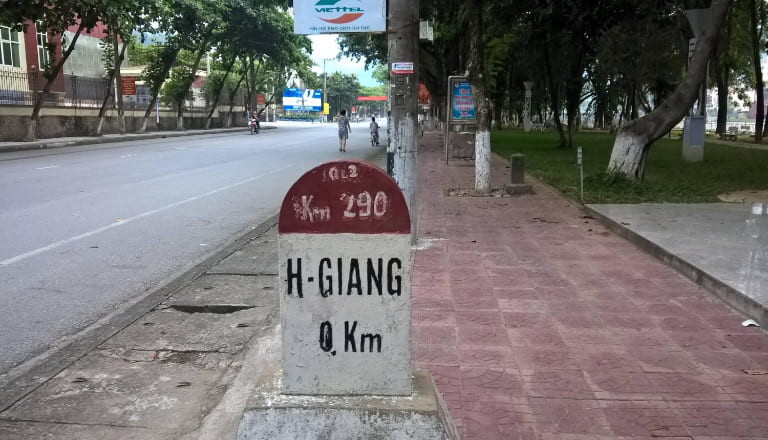 Cột mốc số 0 km tại Hà Giang