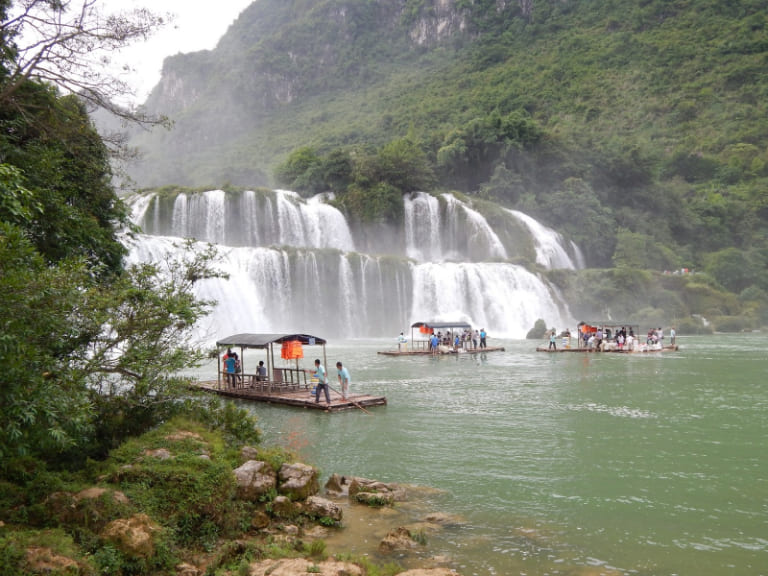 Du khách có thể tính toán chi phí trước khi đi tour Hà Giang Cao Bằng Bắc Kạn 