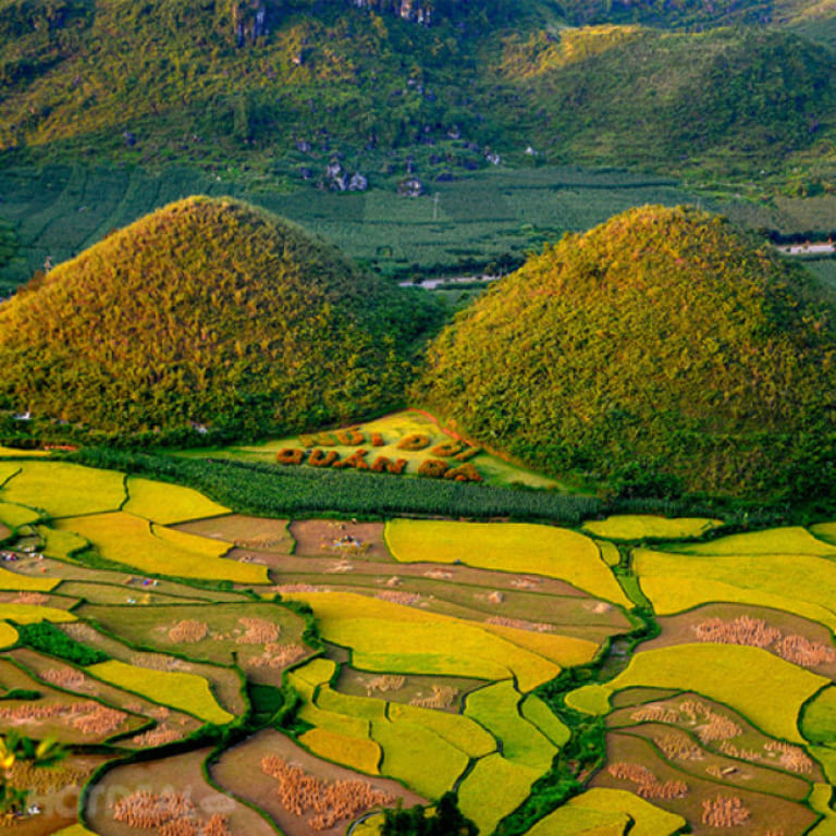 Vẻ đẹp của núi Đôi Quản Bạ tại Hà Giang