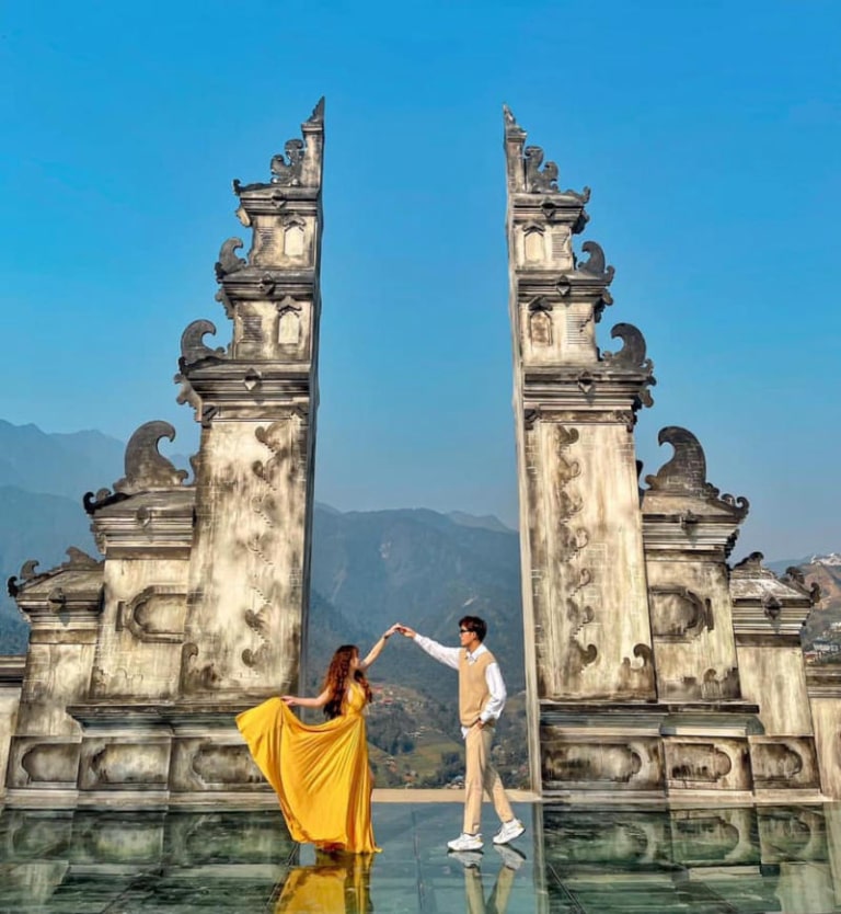 Cổng trời Bali là một trong những địa điểm thu hút nhiều du khách đến check-in