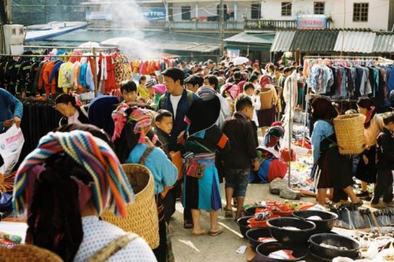 Chợ phiên Đồng Văn Hà Giang mang đậm nét văn hóa đặc sắc của người dân bản địa