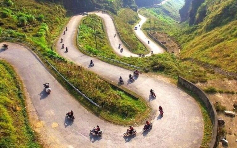 Mô hình đi tour Mã Pí Lèng tự túc hiện đang rất phổ biến